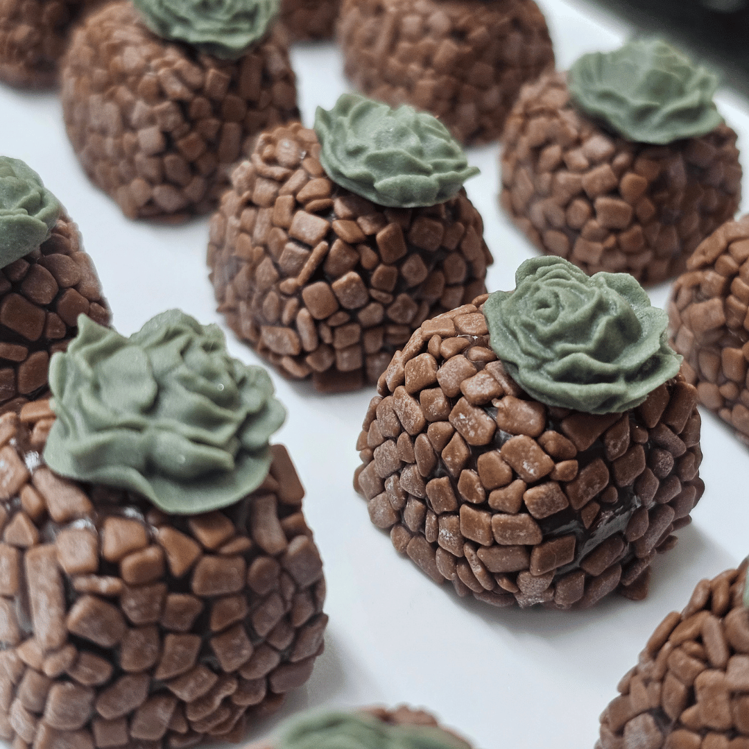 Curso Confeitaria Gourmet - Especial Doces Finos 26/06/26 09h às 17h30
